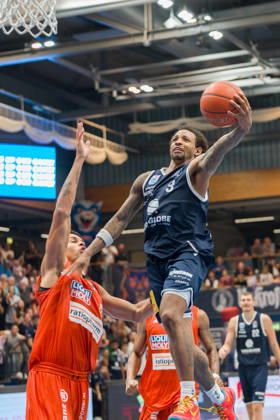 Michael Rataj Ulm, 12, DeLonnie Hunt MBC, 3, Syntainics MBC vs. Ratiopharm Ulm, BBL, Men s Basketball 1st Bundesliga, Matchday 4 of the 2026–27 season, October 3, 2026, Weißenfels City Hall, Saxony-Anhalt, Germany