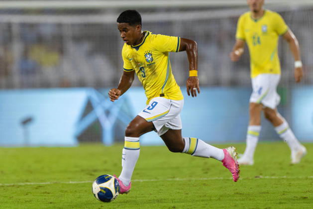KOLKATA, INDIA - OCTOBER 3: Endrick Felipe Moreira de Sousa of Brazil controls the ball during friendly match between India and Brazil at the Vivekananda Yuba Bharati Krirangan (VYBK) Stadium in Kolkata, India on 3rd October, 2026 Copyright: xUnnatixNaidux Sportspressphoto_SPR245201