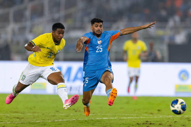 KOLKATA, INDIA - OCTOBER 3: Endrick Felipe Moreira de Sousa of Brazil and Mehtab Singh of India duel for the ball during friendly match between India and Brazil at the Vivekananda Yuba Bharati Krirangan (VYBK) Stadium in Kolkata, India on 3rd October, 2026 Copyright: xUnnatixNaidux Sportspressphoto_SPR245228