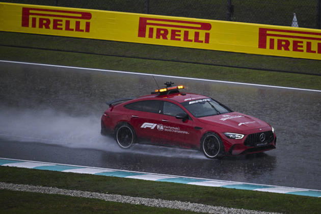 F1 - BAHRAIN GRAND PRIX IN MALAYSIA 2026 Safety car under wet condition during the 2026 Formula 1 Bahrain Grand Prix in Malaysia, 16th round of the 2026 Formula One World Championship, WM, Weltmeisterschaft from October 2 to 4, 2026 on the Sepang International Circuit, in Sepang, Malaysia - SepangMalaysia  Copyright: xALBERTOxVIMERCATIx