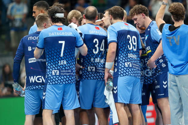 The TVB Stuttgart team during a timeout GER, TVB Stuttgart vs. TBV Lemgo Lippe, Handball, Opel Handball Bundesliga, Matchday 6, 2026–2027 season, October 4, 2026 GER, TVB Stuttgart vs. TBV Lemgo Lippe, Handball, Opel Handball Bundesliga, Matchday 6, 2026–2027 season, October 4, 2026 Stuttgart Copyright: xEibner-Pressefoto SoerenxHerwegx EP_SHG