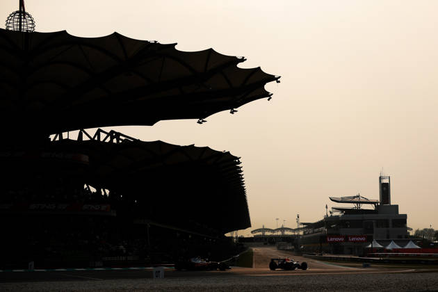 F1 - BAHRAIN GRAND PRIX IN MALAYSIA 2026 44 HAMILTON Lewis (gbr), Scuderia Ferrari SF-26, action and 06 HADJAR Isack (fra), Red Bull Racing Ford RB22, action during the 2026 Formula 1 Bahrain Grand Prix in Malaysia, 16th round of the 2026 Formula One World Championship, WM, Weltmeisterschaft from October 2 to 4, 2026 on the Sepang International Circuit, in Sepang, Malaysia - SepangMalaysia  Copyright: xEricxAlonsox