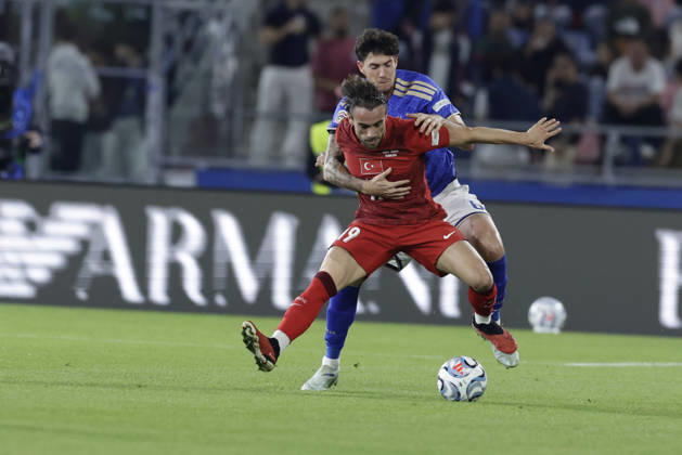 UEFA Nations League football match Italy vs Turkey Alessandro Bastoni of Italy challenges for the ball with Yunus Akgun of Turkiye mDuring UEFA Nations League football match (League A, Group A1) between Italy vs Turkey at the Renato Dall Ara stadium in Bologna on October 05, 2026. _BPH1848 Copyright: xAntonioxBalascox
