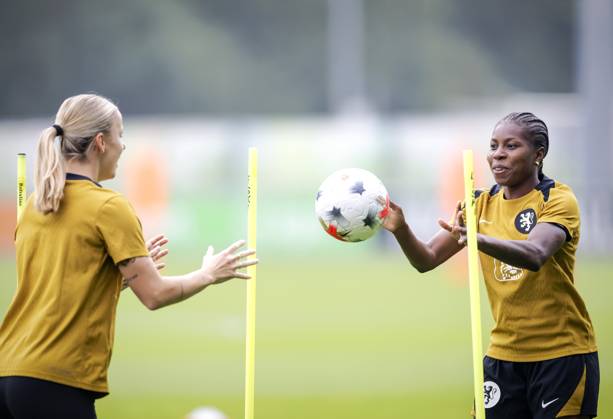 ZEIST - Lineth Beerensteyn during a training session of the Dutch women s football team in preparation for the World Cup qualifying match against Hungary. ROBIN VAN LONKHUIJSEN ANP xVIxANPxSportx xxANPxIVx 571665939 originalFilename: 571665939