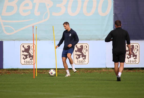 Soccer, Men s, Bavarian Regional League, 2026–2027 Season, TSV 1860 Munich, Practice, Grünwalder Strasse 114 Dennis Dressel of TSV 1860 Munich during a separate conditioning session with the ball