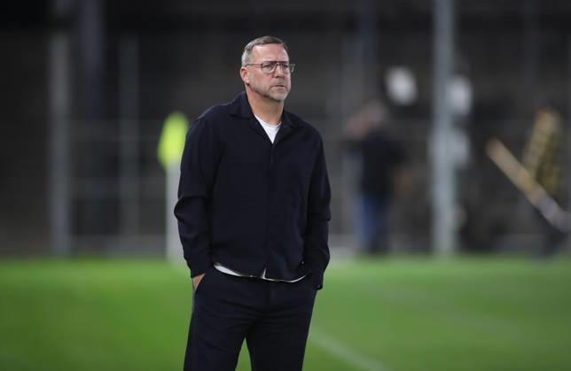 Soccer, Men s, Toto Cup, Quarterfinals, 2026–2027 Season, SpVgg Unterhaching vs. SSV Jahn Regensburg, Sportpark Unterhaching; Sascha Hildmann, coach of SSV Jahn Regensburg, standing on the sideline