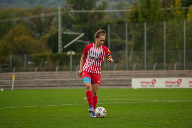 Germany, Freiburg, Women s Regional League South 2026-27: SC Freiburg U20 vs. SC Dortelweil, Juliane Hess (SC Freiburg), 26 Copyright: xMirjamxGeigerx