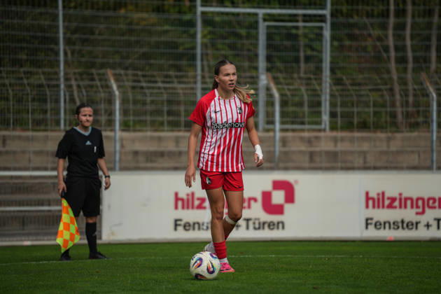 Germany, Freiburg, Women s Regional League South 2026-27: SC Freiburg U20 vs. SC Dortelweil, Amelie Schmitz (SC Freiburg), 09 Copyright: xMirjamxGeigerx