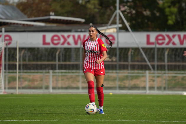 Germany, Freiburg, Women s Regional League South 2026-27: SC Freiburg U20 vs. SC Dortelweil, Giolina Gregorio, SC Freiburg, 08 Copyright: xMirjamxGeigerx