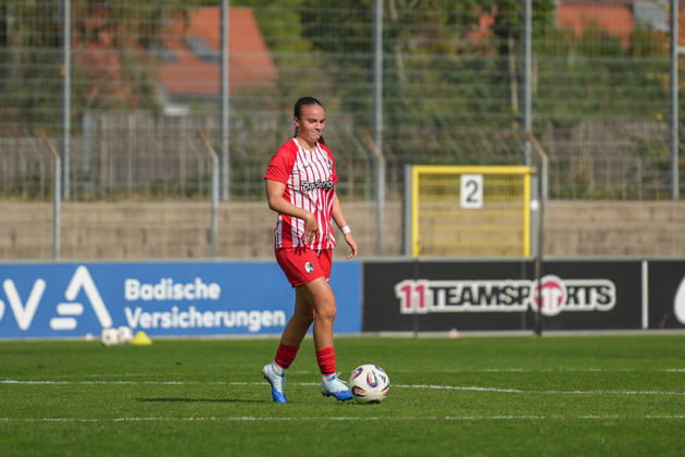 Germany, Freiburg, Women s Regional League South 2026-27: SC Freiburg U20 vs. SC Dortelweil, Johanna Hebben (SC Freiburg), 16 Copyright: xMirjamxGeigerx