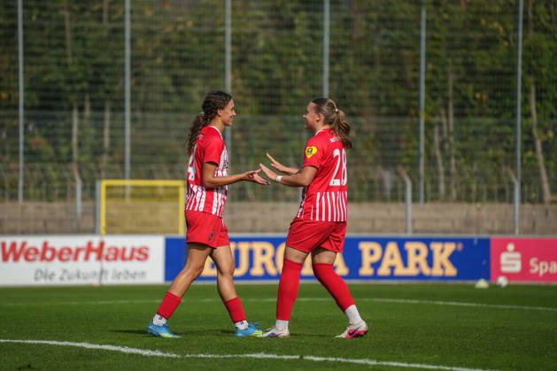 Germany, Freiburg, Women s Regional League South 2026-27: SC Freiburg U20 vs. SC Dortelweil; Lynn Feiertag (SC Freiburg), 14; Livia Rieth (SC Freiburg), 28 Copyright: xMirjamxGeigerx