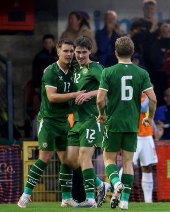 2027 UEFA Under 21 European Qualifier, Munster FA Turner s Cross, Cork 6 10 2026 Republic of Ireland vs England Ireland s Tommy Lonergan celebrates with Cathal McCarthy and Jacob Devaney after he scores his sides 1st goal of the match Tommy Lonergan celebrates with Cathal McCarthy and Jacob Devaney after he scores his sides 1st goal of the match 6 10 2026  Copyright: xx AC010327