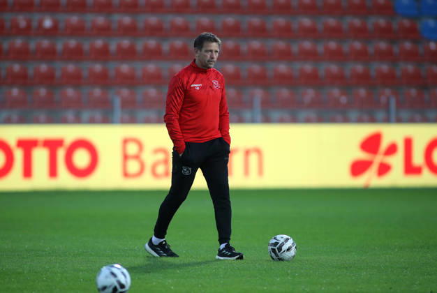 Soccer, Men s, Toto Cup, Quarterfinals, 2026–2027 Season, SpVgg Unterhaching vs. SSV Jahn Regensburg, Sportpark Unterhaching—Holger Seitz, coach of SpVgg Unterhaching, walks across the field