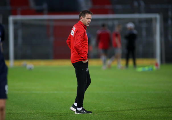 Soccer, Men s, Toto Cup, Quarterfinals, 2026–2027 Season, SpVgg Unterhaching vs. SSV Jahn Regensburg, Sportpark Unterhaching; Holger Seitz, coach of SpVgg Unterhaching, standing on the field looking to the right