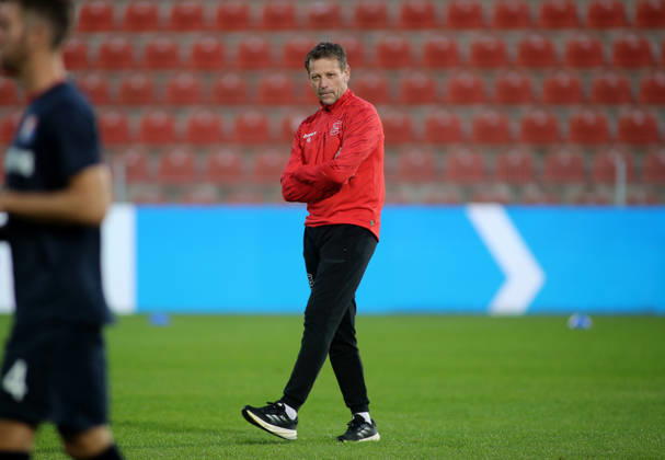 Soccer, Men s, Toto Cup, Quarterfinals, 2026–2027 Season, SpVgg Unterhaching vs. SSV Jahn Regensburg, Sportpark Unterhaching—Holger Seitz, coach of SpVgg Unterhaching, walks across the field