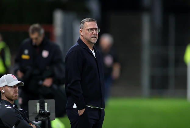 Soccer, Men s, Toto Cup, Quarterfinals, 2026–2027 Season, SpVgg Unterhaching vs. SSV Jahn Regensburg, Sportpark Unterhaching; Sascha Hildmann, coach of SSV Jahn Regensburg, standing on the sideline