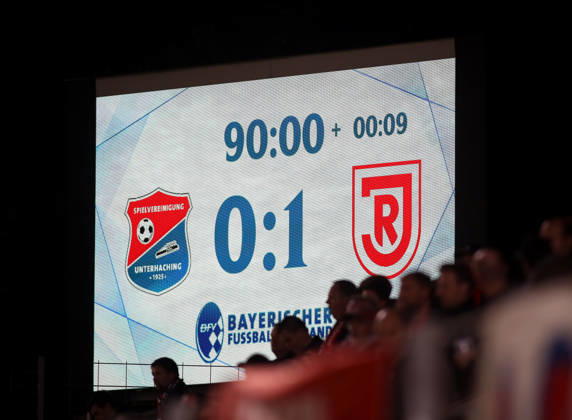 Soccer, Men s, Toto Cup, Quarterfinals, 2026–2027 Season, SpVgg Unterhaching vs. SSV Jahn Regensburg, Sportpark Unterhaching. Here is the final score: 0–1 on the scoreboard.