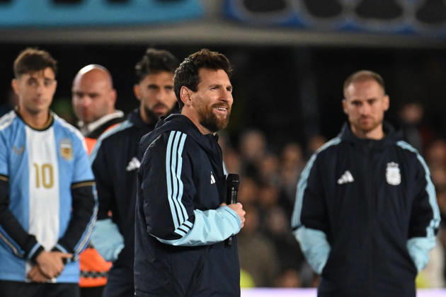 Lionel Messi farewell match BUENOS AIRES, ARGENTINA - OCTOBER 6: Lionel Messi of Argentina talk at fans during his farewell match with the national team, Nationalteam at the International Friendly, Länderspiel, Nationalmannschaft match between Argentina Vs Benin at Monumental Stadium on October 6, 2026 in Buenos Aires, Argentina. Buenos Aires Estadio Monumental Antonio Liberti Buenos Aires Argentina Copyright: xIMAGOx xPhotoCero5x xLucianoxBisbalx