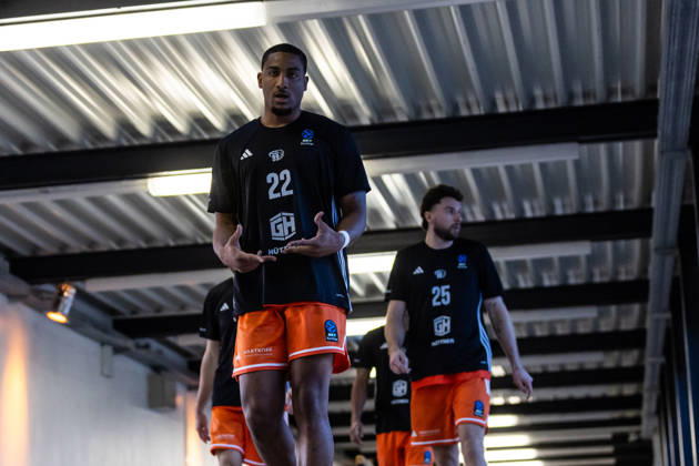 October 7, 2026, GER, BKT Eurocup, Basketball, Chemnitz, Niners Chemnitz vs. Neptunas Klaipeda, Nighael Ceaser (Niners Chemnitz), 22 on the way to the Arena Chemnitz, Chemnitz Trade Fair, Saxony, Germany