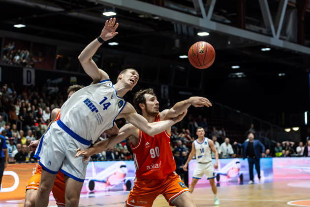October 7, 2026, GER, BKT Eurocup, Basketball, Chemnitz, Niners Chemnitz vs. Neptunas Klaipeda, Jannis von Seckendorff (Niners Chemnitz), 90; Martynas Echodas (Neptunas Klaipeda), 14; Chemnitz Messe, Chemnitz, Saxony, Germany