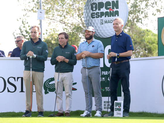 ESP Mutua Madrid Open Tennis Tournament: Tyrrell Hatton, the Mayor of Madrid, José Luis Martínez Almeida, and the British Ambassador to Spain, Sir Alex Ellis, during his participation in the Spanish Open Pro-Am, held at the Villa de Madrid Country Club on October 7, 2026, in Madrid, Spain Madrid Spain Copyright: xALBERTOxSIMONx AgenciaxLOFx