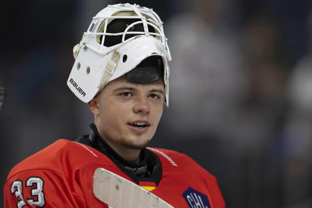 CHL Cologne Sharks vs. Herning Blue Fox, Cologne, October 7, 2026; Nico Wiens, Cologne Sharks, goaltender, 33; CHL Cologne Sharks vs. Herning Blue Fox on October 7, 2026, at the Lanxess Arena in Cologne, Germany Copyright: xBEAUTIFULxSPORTS AndreasxDickx