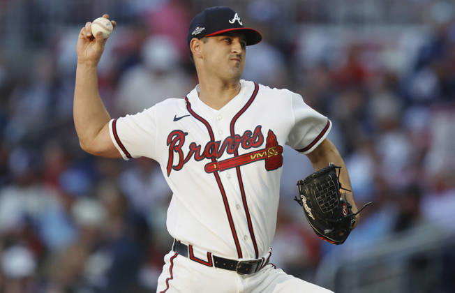 Atlanta Braves starting pitcher Tyler Mahle (54) throws against the Los Angeles Dodgers in the first inning in an MLB, Baseball Herren, USA National League Division Series playoff game at Truist Park in Atlanta, Georgia, on Wednesday, October 7, 2026.  ATL20261007702 MIKExZARRILLI