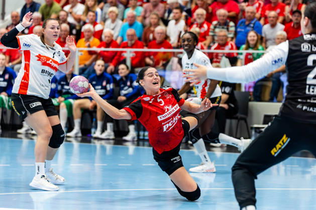 October 7, 2026, GER, Handball, Women, 2026–2027 Season, Alsco 1 Bl, Matchday 5, Thüringer HC vs. HSG Blomberg Lippe, Luca Csikos (Thüringer HC), 5, Diana Doegg Magnusdottir (HSG Blomberg Lippe), 99947 Bad Langensalza, Salza, Halle, Mehrz Sports Hall, Thuringia, Germany