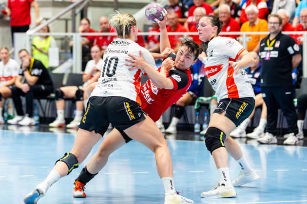 October 7, 2026, GER, Handball, Women, 2026–2027 Season, Alsco 1 Bl, Matchday 5, Thüringer HC vs. HSG Blomberg Lippe, Maxi Muehlner (HSG Blomberg Lippe), Natsuki Aizawa (Thüringer HC), 23, Diana Doegg Magnusdottir, HSG Blomberg Lippe, 99947 Bad Langensalza, Salza, Halle, Mehrz Sports Hall, Thuringia, Germany