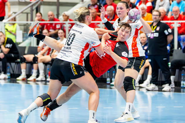 October 7, 2026, GER, Handball, Women, 2026–2027 Season, Alsco 1 Bl, Matchday 5, Thüringer HC vs. HSG Blomberg Lippe, Maxi Muehlner (HSG Blomberg Lippe), Natsuki Aizawa (Thüringer HC), 23, Diana Doegg Magnusdottir, HSG Blomberg Lippe, 99947 Bad Langensalza, Salza, Halle, Mehrz Sports Hall, Thuringia, Germany