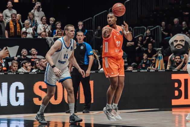 Game Day 2 of the Basketball Eurocup: Niners Chemnitz vs. Klaipedos Neptunas, October 7, 2026, starting at 7:00 p.m., Chemnitz, Chemnitz Arena. Pictured: 14 Martynas Echodas, 22 Nighaeal Ceaser, Matchday 2 of the Basketball Eurocup: Niners Chemnitz vs. Klaipedos Neptunas, Chemnitz, Saxony, Germany Copyright: xEHLxMedia MichelxKöhlerx 20262709-Niners-Chemnitz-Klaipeda-Neptunas-006