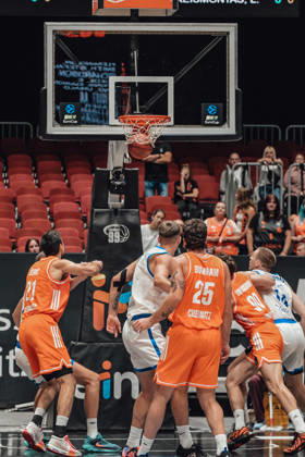 Game Day 2 of the Basketball Eurocup: Niners Chemnitz vs. Klaipedos Neptunas, October 7, 2026, starting at 7:00 p.m., Chemnitz, Chemnitz Arena. Pictured: No. 25 Ben Burnham taking a free throw. Game Day 2 of the Basketball Eurocup: Niners Chemnitz vs. Klaipedos Neptunas. Chemnitz, Saxony, Germany Copyright: xEHLxMedia MichelxKöhlerx 20262709-Niners-Chemnitz-Klaipeda-Neptunas-016