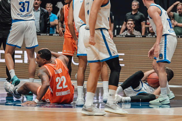 Game Day 2 of the Basketball Eurocup: Niners Chemnitz vs. Klaipedos Neptunas, October 7, 2026, starting at 7:00 p.m., Chemnitz, Chemnitz Arena. In the photo: No. 22 Nighaeal Ceaser commits a foul. Game Day 2 of the Basketball Eurocup: Niners Chemnitz vs. Klaipedos Neptunas, Chemnitz, Saxony, Germany Copyright: xEHLxMedia MichelxKöhlerx 20262709-Niners-Chemnitz-Klaipeda-Neptunas-093