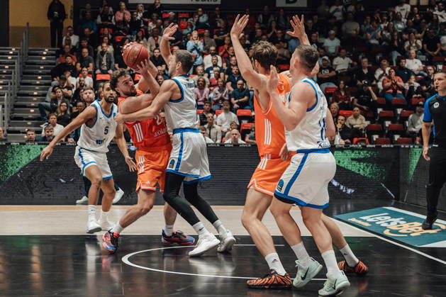 Game Day 2 of the Basketball Eurocup: Niners Chemnitz vs. Klaipedos Neptunas, October 7, 2026, starting at 7:00 p.m., Chemnitz, Chemnitz Arena. Pictured: No. 25 Ben Burnham. Eurocup Basketball Matchday 2: Niners Chemnitz vs. Klaipedos Neptunas. Chemnitz, Saxony, Germany Copyright: xEHLxMedia MichelxKöhlerx 20262709-Niners-Chemnitz-Klaipeda-Neptunas-101
