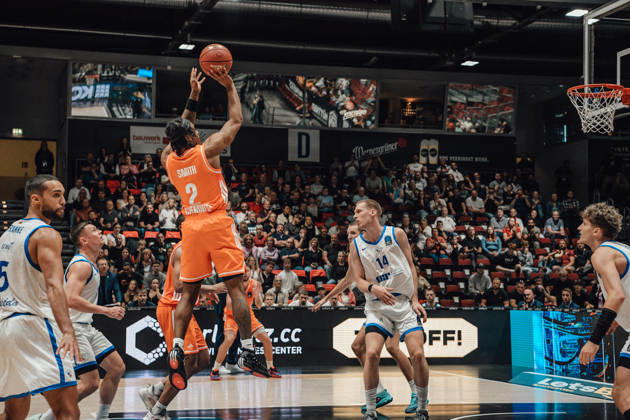 Game Day 2 of the Basketball Eurocup: Niners Chemnitz vs. Klaipedos Neptunas, October 7, 2026, starting at 7:00 p.m., Chemnitz, Chemnitz Arena. In Photo 02: Donatas Tarolis, 14 Martynas Echodas, Matchday 2 of the Basketball Eurocup: Niners Chemnitz vs. Klaipedos Neptunas, Chemnitz, Saxony, Germany Copyright: xEHLxMedia MichelxKöhlerx 20262709-Niners-Chemnitz-Klaipeda-Neptunas-105