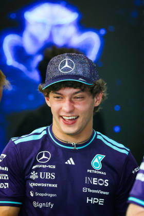 F1 - SINGAPORE GRAND PRIX 2026 KIMI ANTONELLI Andrea (ita), Mercedes AMG F1 Team W17, portrait during the 2026 Formula 1 Singapore Grand Prix, 17th round of the 2026 Formula One World Championship, WM, Weltmeisterschaft from October 9 to 11, 2026 on the Marina Bay Street Circuit, in Singapore, Singapore - SingaporeSingapore  Copyright: xFLORENTxGOODENx