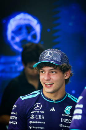 F1 - SINGAPORE GRAND PRIX 2026 KIMI ANTONELLI Andrea (ita), Mercedes AMG F1 Team W17, portrait during the 2026 Formula 1 Singapore Grand Prix, 17th round of the 2026 Formula One World Championship, WM, Weltmeisterschaft from October 9 to 11, 2026 on the Marina Bay Street Circuit, in Singapore, Singapore - SingaporeSingapore  Copyright: xFLORENTxGOODENx