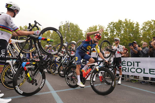 Riders bid farewell to Jacopo Mosca for the final race of his career during the 110th edition of the Gran Piemonte 2026 a 185 km one day race from Asti to Bra on October 08, 2026, Italy.  Copyright: xFabioxFerrari LaPressex