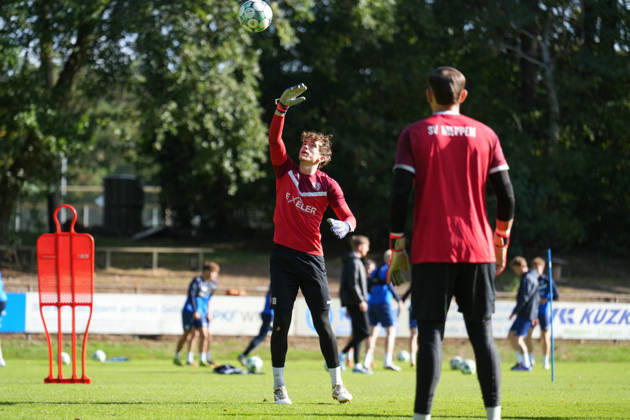 German Soccer, Training Session, 3rd Division, 2026–2027 Season, NVB Campus B, Hänsch Arena Field, SV Meppen, Thursday, October 8, 2026, Morning Training: Timo Schmitz of SV Meppen juggles the ball 30 times Copyright: xLennxLübbersx