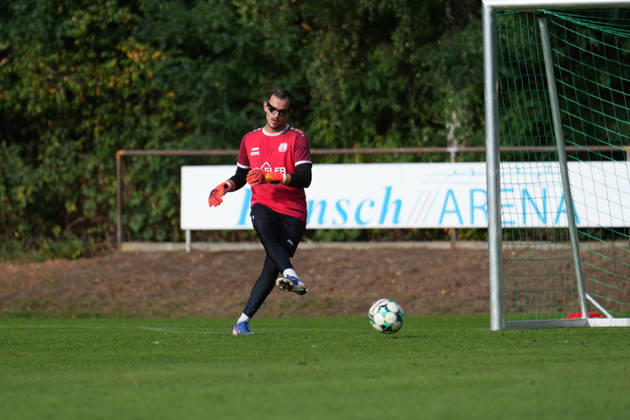 German Soccer, Training Session, 3rd Division, 2026–2027 Season, NVB Campus B, Hänsch Arena Field, SV Meppen, Thursday, October 8, 2026, morning practice: Noah Oberbeck (SV Meppen), No. 1 during goalkeeper training with limited visibility Copyright: xLennxLübbersx