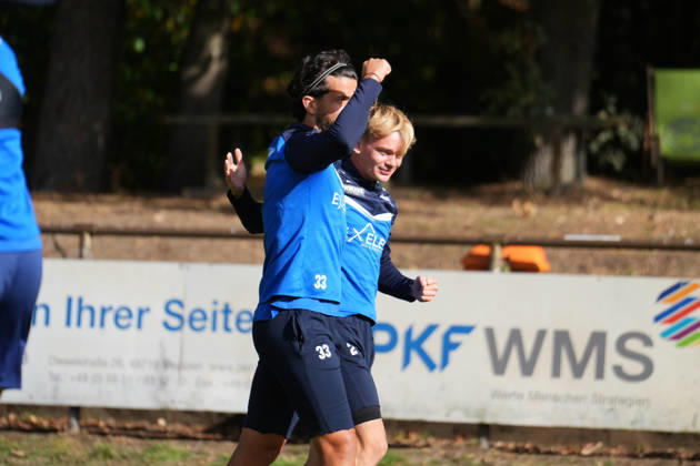 German Soccer, Training Session, 3rd Division, 2026–2027 Season, NVB Campus B, Hänsch Arena Field, SV Meppen, Thursday, October 8, 2026, morning training session: Stefan Rankin of SV Meppen, 33, raises his fist while in the arms of Dominique Domröse of SV Meppen, 2 Copyright: xLennxLübbersx