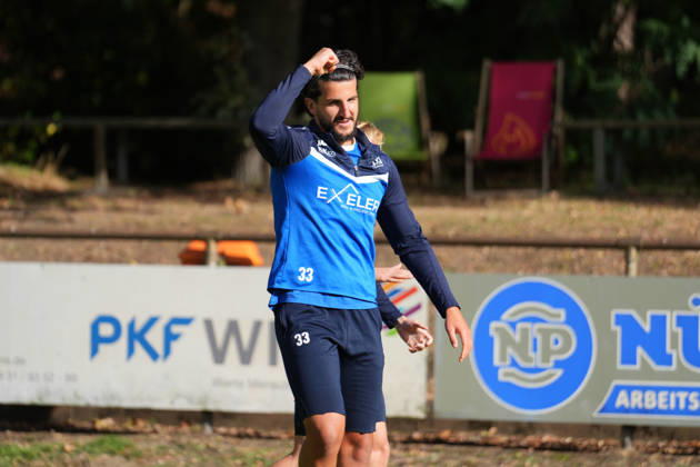 German Soccer, Training Session, 3rd Division, 2026–2027 Season, NVB Campus B, Hänsch Arena Field, SV Meppen, Thursday, October 8, 2026, Morning Training: Stefan Rankin of SV Meppen, No. 33, raises his fist Copyright: xLennxLübbersx