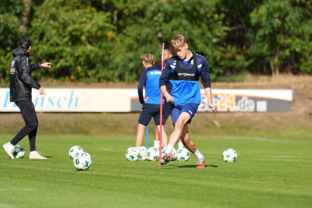 German Soccer, Training Session, 3rd Division, 2026–2027 Season, NVB Campus B, Hänsch Arena Field, SV Meppen, Thursday, October 8, 2026, Morning Training: Mika Hermann of SV Meppen, No. 22, plays the ball Copyright: xLennxLübbersx