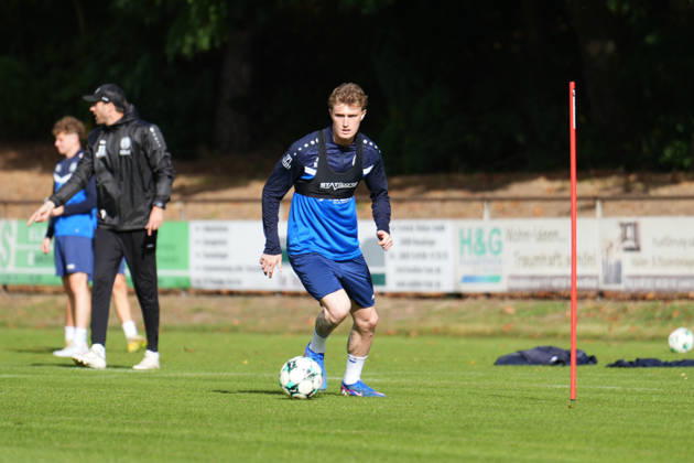 German Soccer, Training Session, 3rd Division, 2026–2027 Season, NVB Campus B, Hänsch Arena Field, SV Meppen, Thursday, October 8, 2026, Morning Training: Tony Rölke, Guest Player; SV Meppen Dribbles the Ball Copyright: xLennxLübbersx