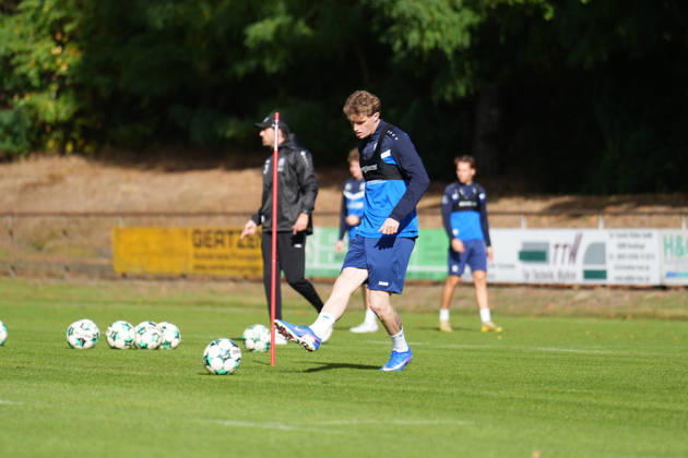 German Soccer, Training Session, 3rd Division, 2026–2027 Season, NVB Campus B, Hänsch Arena Field, SV Meppen, Thursday, October 8, 2026, Morning Training: Tony Rölke (Guest Player), SV Meppen Passes the Ball Copyright: xLennxLübbersx