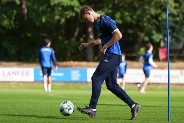 German Soccer, Training Session, 3rd Division, 2026–2027 Season, NVB Campus B, Hänsch Arena Field, SV Meppen, Thursday, October 8, 2026, Morning Training: Henrik Wittrock of SV Meppen, No. 24, passes the ball Copyright: xLennxLübbersx