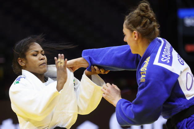 AZERBAIJAN, BAKU - OCTOBER 8, 2026: Nauana Silva of Brazil (L) and Giovanna Scoccimarro of Germany compete in their -70 kg bout as part of the 2026 World Judo Championships at the National Gymnastics Arena. Mikhail Sinitsyn TASS 98953809