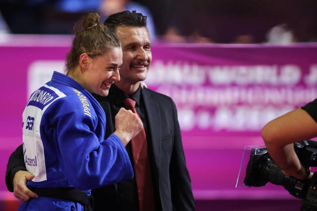 AZERBAIJAN, BAKU - OCTOBER 8, 2026: Giovanna Scoccimarro (L) of Germany is pictured after a -70 kg bout against Nauana Silva of Brazil as part of the 2026 World Judo Championships at the National Gymnastics Arena. Mikhail Sinitsyn TASS  98954079