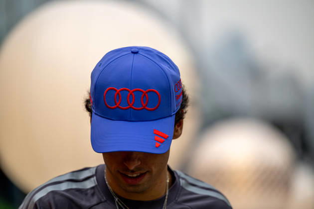 MARINA BAY, SINGAPORE: Gabriel Bortoleto, racing for the Audi Revolut F1 Team team during the 2026 Formula 1 Singapore Grand Prix at the Marina Bay Street Circuit in Marina Bay, Singapore