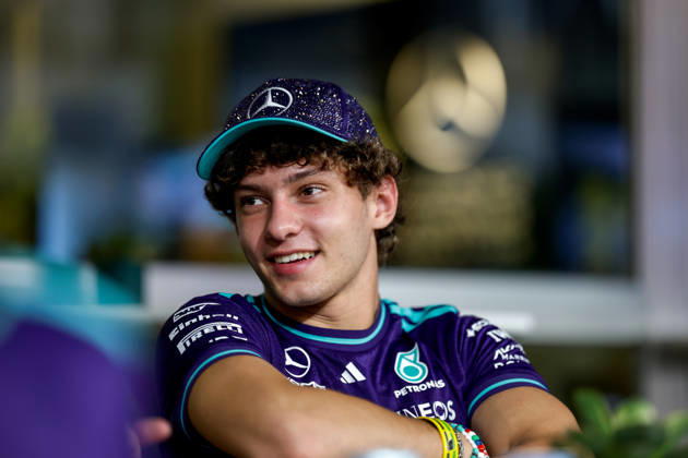 F1 - SINGAPORE GRAND PRIX 2026 KIMI ANTONELLI Andrea (ita), Mercedes AMG F1 Team W16, portrait during the 2026 Formula 1 Singapore Grand Prix, 17th round of the 2026 Formula One World Championship, WM, Weltmeisterschaft from October 9 to 11, 2026 on the Marina Bay Street Circuit, in Singapore, Singapore - SingaporeSingapore  Copyright: xDPPIx